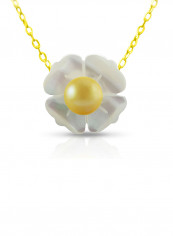 18 Karat Solid Yellow Gold 13 mm Mother Of Pearl Flower Shape With 4 mm Pearl Pendant Necklace