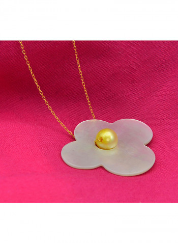 18 Karat Solid Yellow Gold Mother Of Pearl With 7 mm Flower Shape Pearl Chain Bracelet