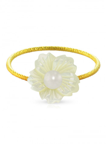 18 Karat Solid Yellow Gold 19 mm Flower Shape Mother Of Pearl With 6-7 mm Pearl Ring