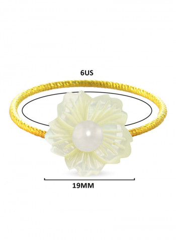 18 Karat Solid Yellow Gold 19 mm Flower Shape Mother Of Pearl With 6-7 mm Pearl Ring