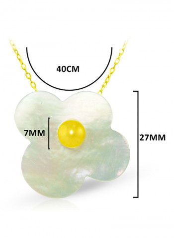 18 Karat Solid Yellow Gold Mother Of Pearl With 7 mm Flower Shape Pearl Pendant Necklace