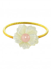 18 Karat Solid Yellow Gold 19 mm Flower Shape Mother Of Pearl With 6-7 mm Pearl Ring