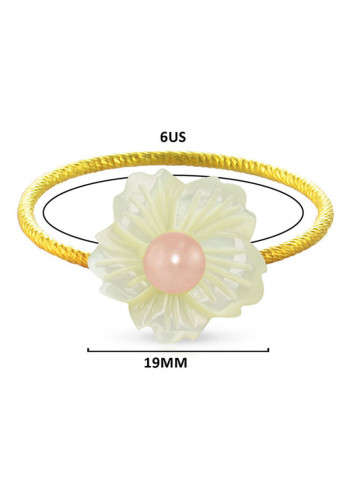 18 Karat Solid Yellow Gold 19 mm Flower Shape Mother Of Pearl With 6-7 mm Pearl Ring