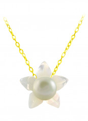18 Karat Solid Yellow Gold 10 mm Mother Of Pearl Flower Shape With 4 mm Pearl Pendant Necklace