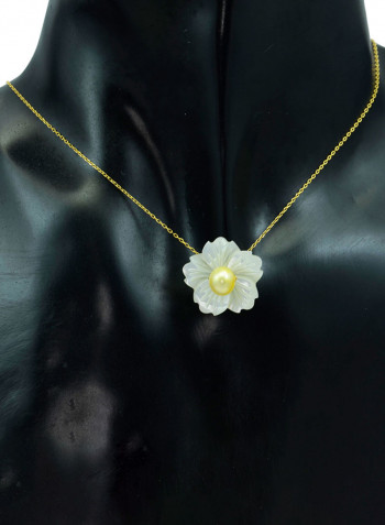 18 Karat Solid Yellow Gold 19 mm Flower Shape Mother Of Pearl With 6-7 mm Pearl Pendant Necklace