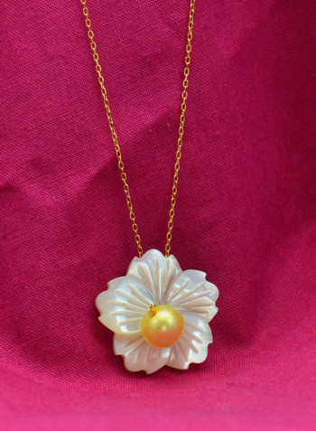 18 Karat Solid Yellow Gold 19 mm Flower Shape Mother Of Pearl With 6-7 mm Pearl Pendant Necklace