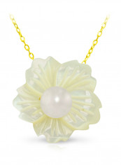 18 Karat Solid Yellow Gold 19 mm Flower Shape Mother Of Pearl With 6-7 mm Pearl Pendant Necklace