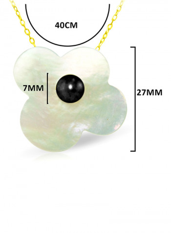 18 Karat Solid Yellow Gold Mother Of Pearl With 7 mm Flower Shape Pearl Pendant Necklace