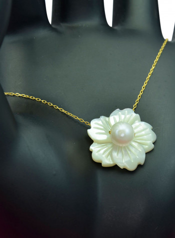18 Karat Solid Yellow Gold 19 mm Flower Shape Mother Of Pearl With 6-7 mm Pearl Chain Bracelet