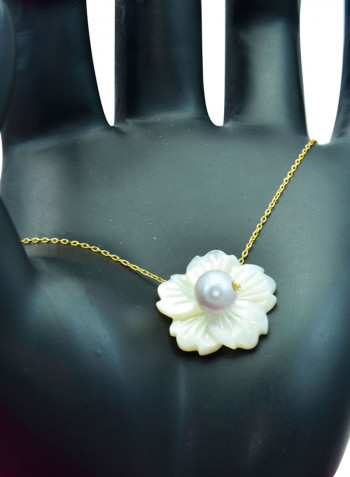 18 Karat Solid Yellow Gold 19 mm Flower Shape Mother Of Pearl With 6-7 mm Pearl Chain Bracelet