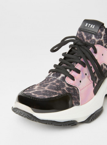 Ajax Contrast Stripe Sneakers Pink