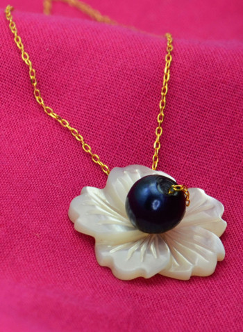 18 Karat Solid Yellow Gold 19 mm Flower Shape Mother Of Pearl With 6-7 mm Pearl Chain Bracelet