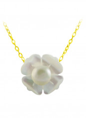 18 Karat Solid Yellow Gold 13 mm Mother Of Pearl Flower Shape With 4 mm Pearl Pendant Necklace