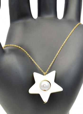 18 Karat Gold Mother Of Pearl Studded Star Shape Bracelet