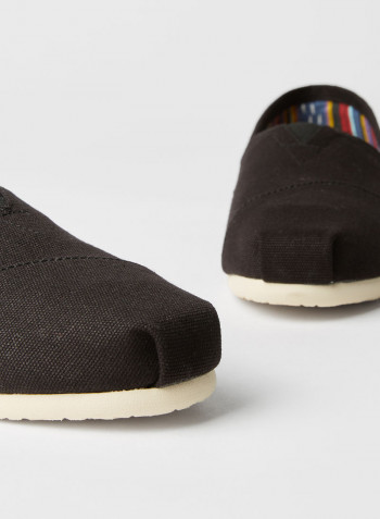 Comfortable Wear Slip-Ons Black