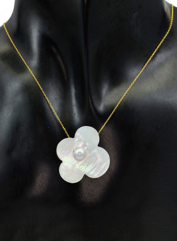 18 Karat Solid Yellow Gold Mother Of Pearl With 7 mm Flower Shape Pearl Pendant Necklace