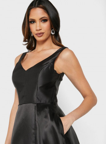 Pleated A-Line Dress Black