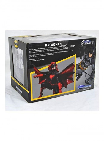 Gallery Batwoman PVC Figure 12x9x8inch