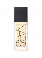 All Day Luminous Weightless Liquid Foundation Fiji