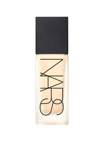 All Day Luminous Weightless Liquid Foundation Fiji