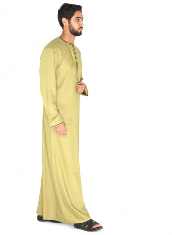 كندورة مطرزة زيتون