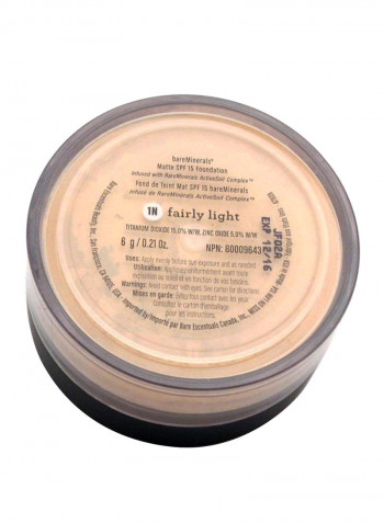 Escentuals Foundation Powder Beige
