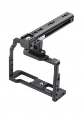 Protective Camera Cage with Metal Top Handle Black reviews Protective Camera Cage with Metal Top Handle Black