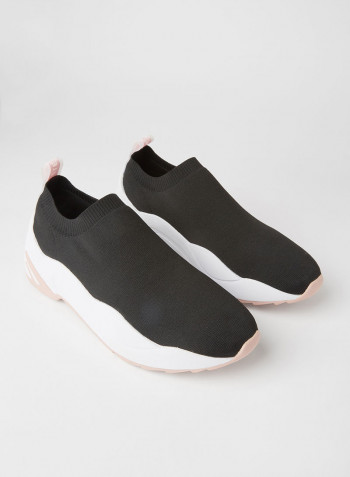 Moments Slip-Ons أسود